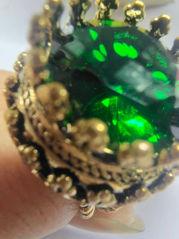 Queen Ring
