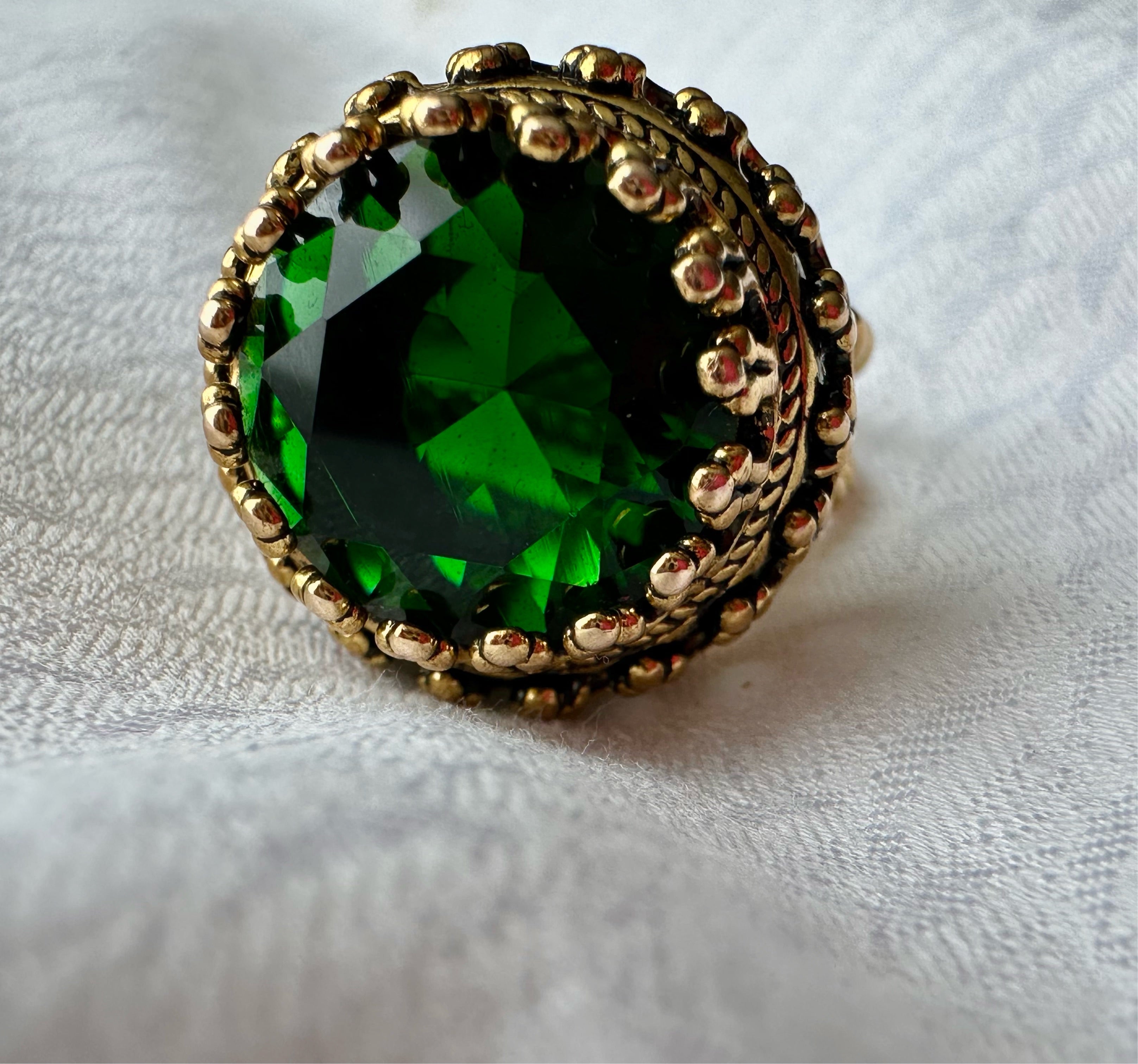 Queen Ring