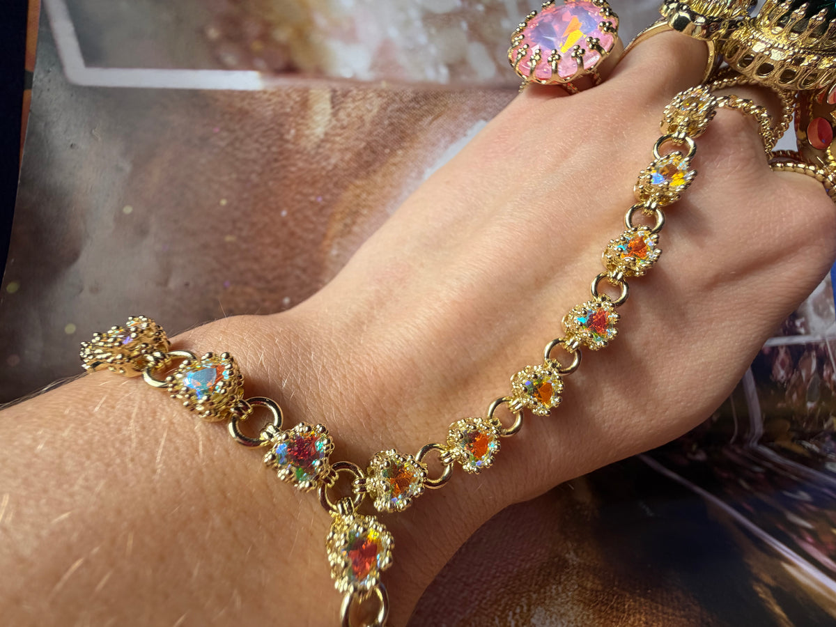 AB Micro Aphrodite Hand Chain