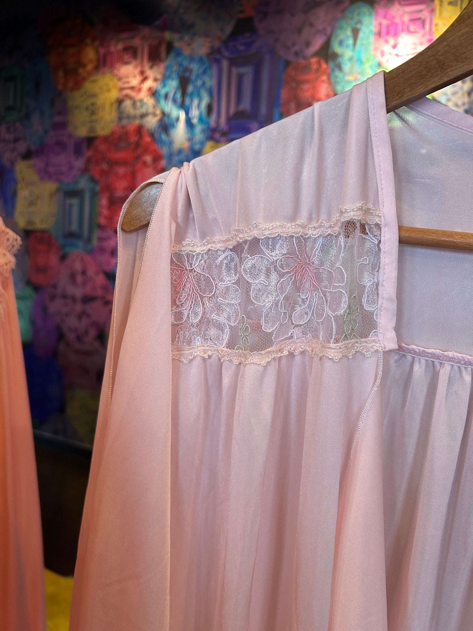FLOWER DETAILED ROBE